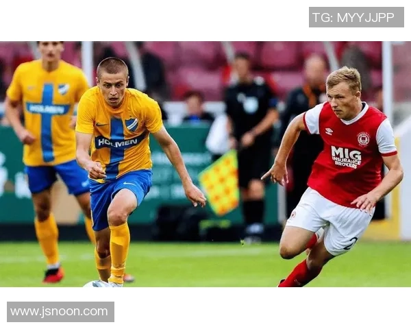 雷丁与布莱克浦激战正酣比分揭晓精彩瞬间回顾