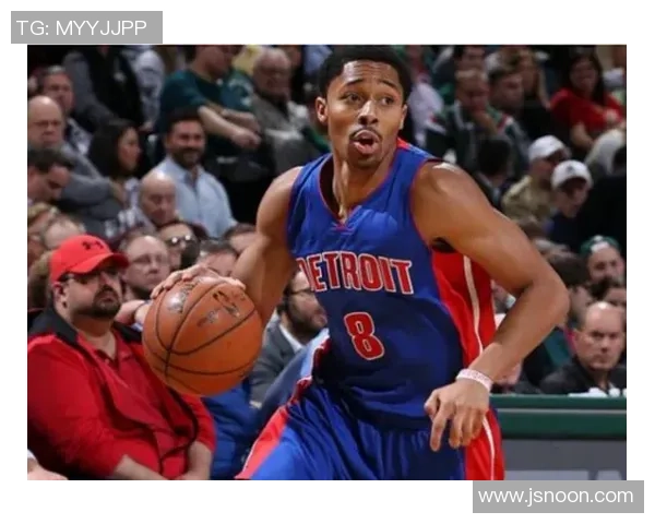 马丁内斯的传奇之路：从草根球员到世界足球巨星的蜕变与奋斗